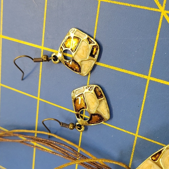 Animal Print Browns Multi Strand Pleather 18" Necklace & Earrings - Picture 3 of 4